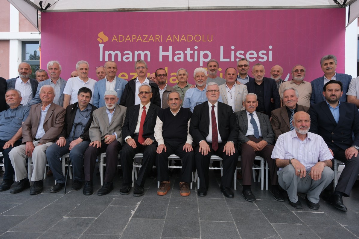 “Adapazarı İmam Hatip Lisesi 46. Mezunlar Günü” yoğun bir katılım ile gerçekleşti