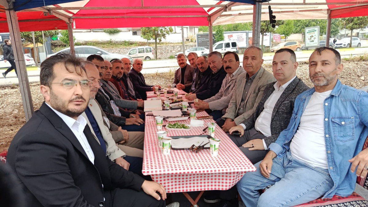 Erzurum Cağ Kebabı Festivali’nde hemşehri dernekleri buluştu