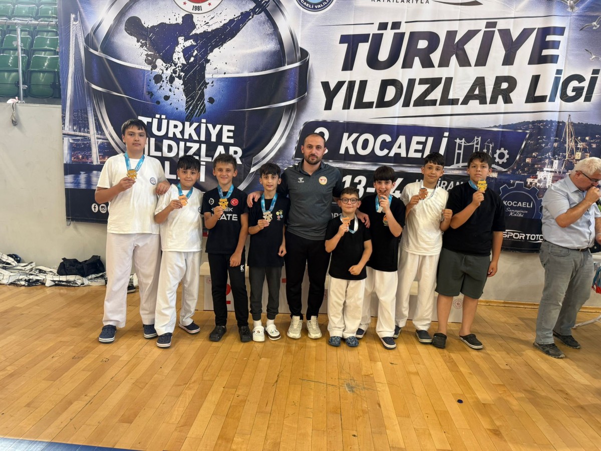 Karateciler Yıldız Gibi