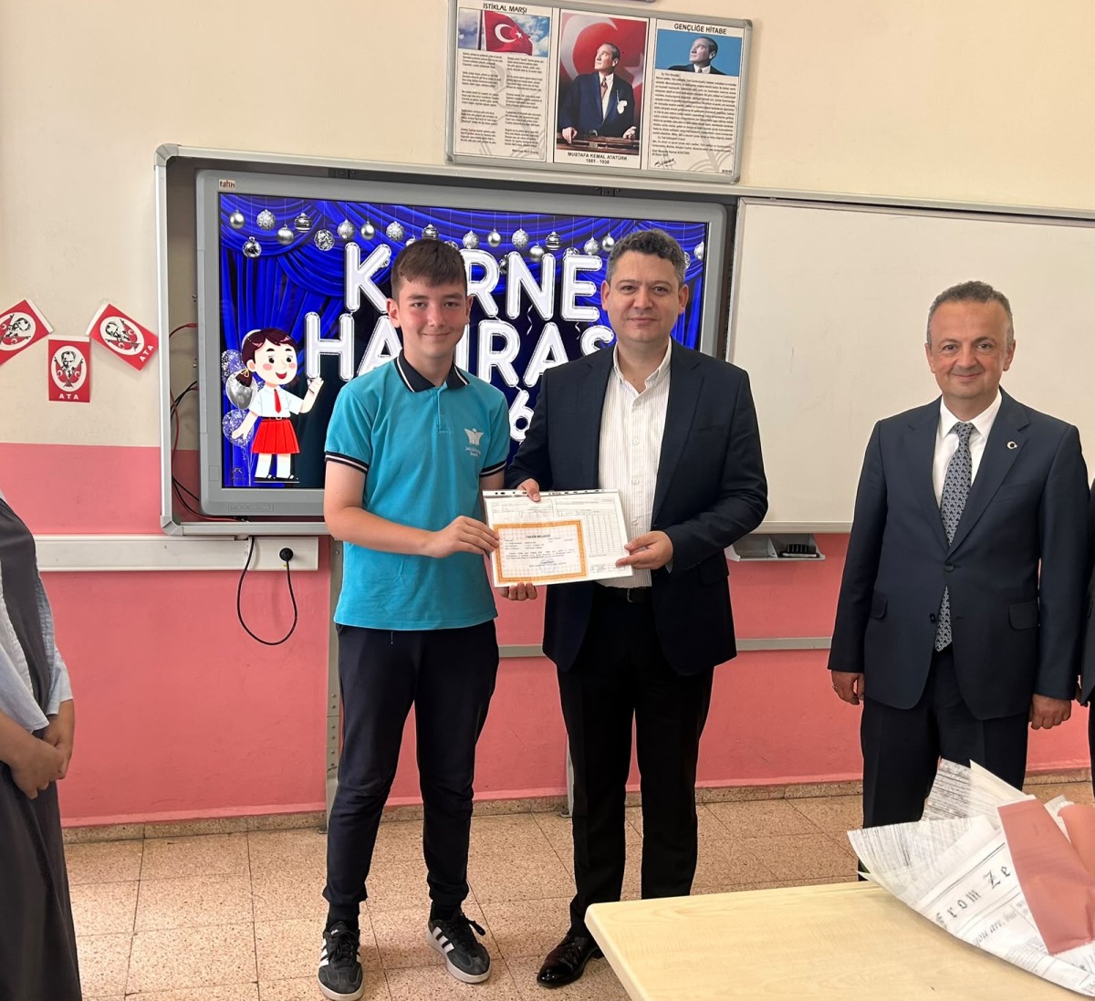 GÖKPINAR VE PÜSKÜLLÜ KARNE DAĞITIM TÖRENİNE KATILDILAR!