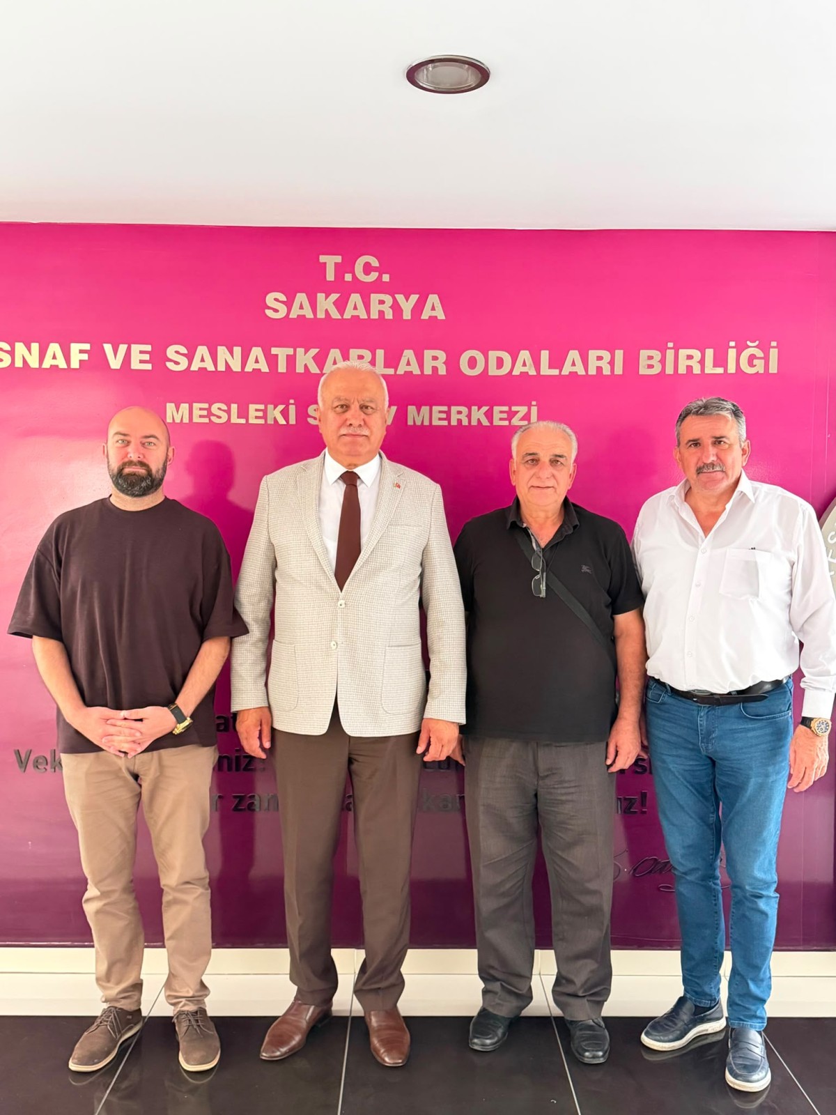 Enyakin.com’dan SESOB Başkanı Muzaffer Kabacan’a hayırlı olsun ziyareti