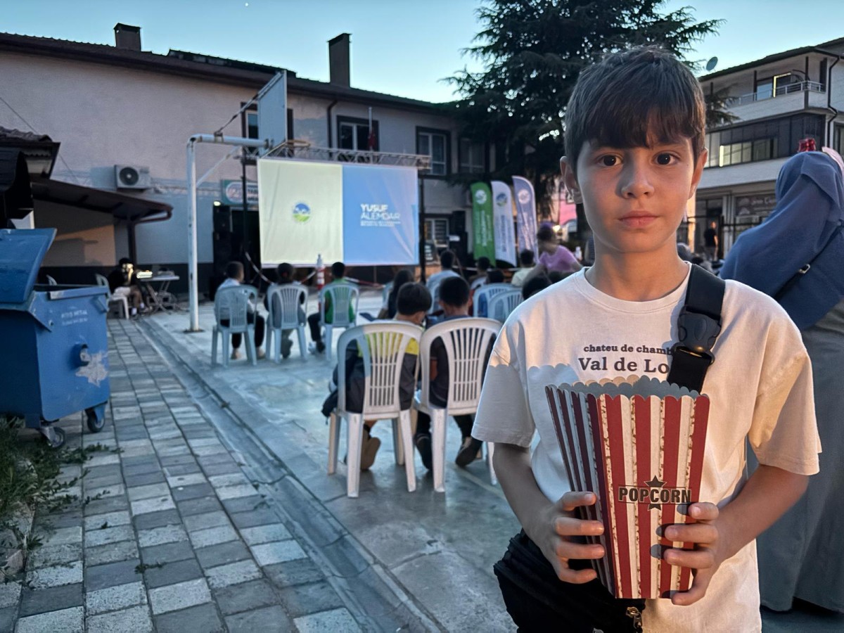 Büyükşehir’in Yaz Sineması ilçelerde yaz akşamlarına renk katıyor