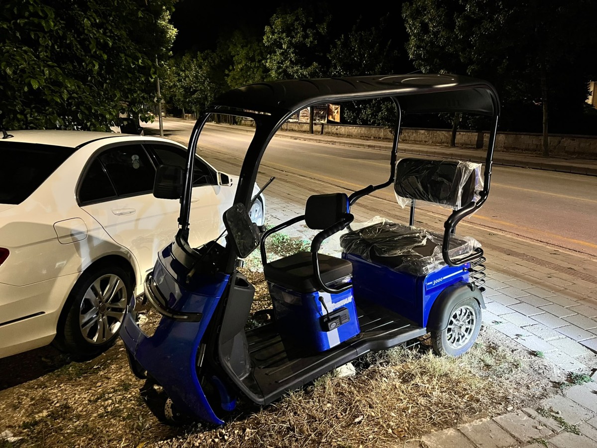 Motosiklete Çarpmamak İçin Manevra Yaptı 3 Yaralı
