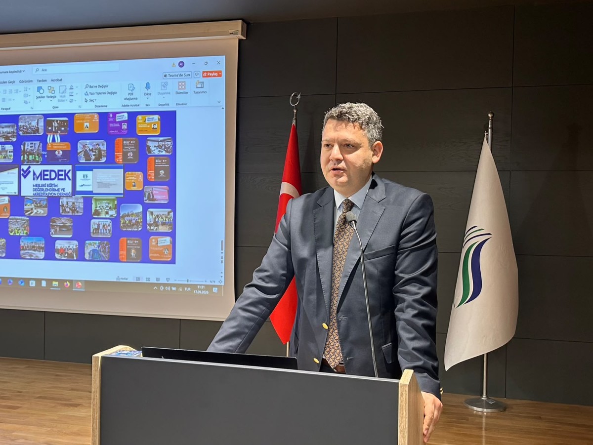 Meslek Yüksek Okulunda, Savunma Sanayinde Nitelikli İnsan Gücü ve Girişimcilik konulu etkinlik