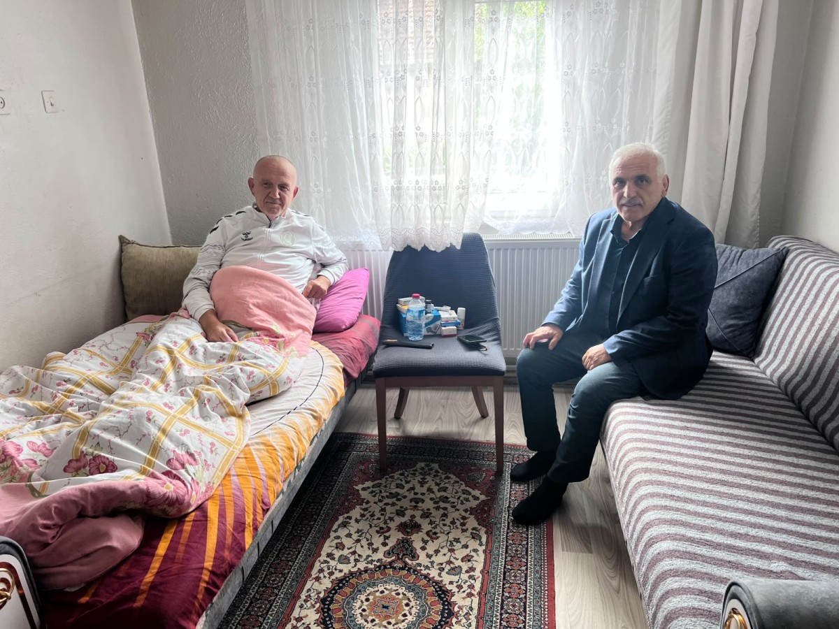 İnci, Kalp Krizi Geçiren Bülent Yaman’ı Evinde Ziyaret Etti!